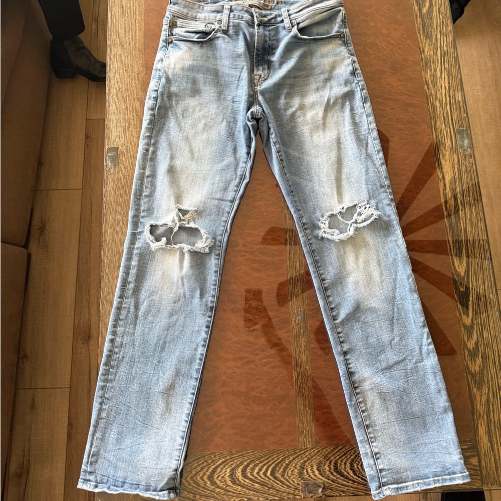 American Eagle Outfitters Light Blue Distressed Jeans